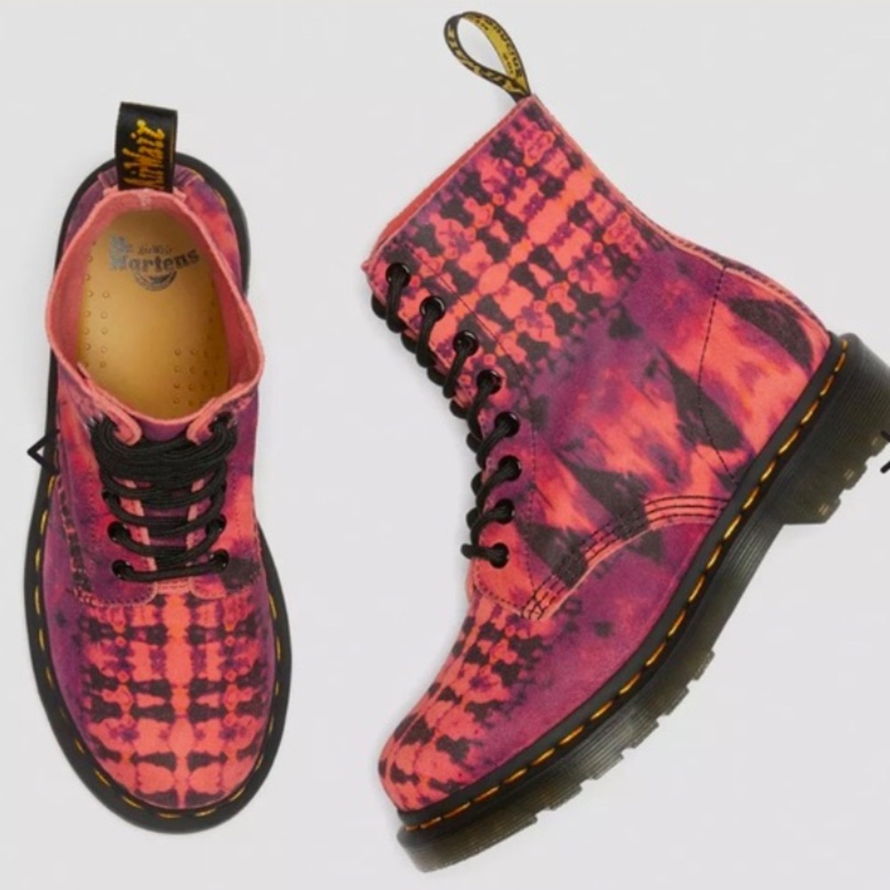 Pink Tie dyed Dr Martens 🩷🩷🩷 cute rare vibrant 🩷🩷🩷